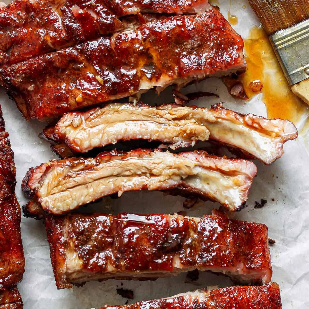 Crowd-Pleasing Sticky Sesame Garlic Ribs for Cookouts